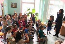 Изображение из альбома Инспекторы ГИБДД в гостях у дошкольников